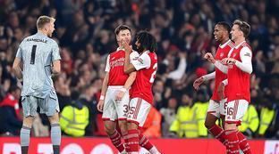 用彩色礼服 用彩色礼服